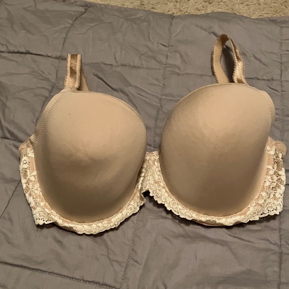 Wacoal Other - Wacoal Nude Lace Trim Bra